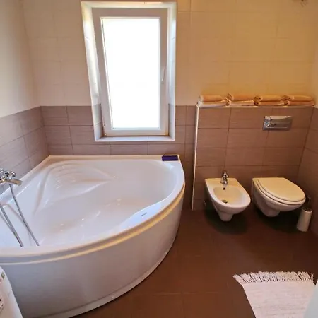 Apartment Lucija *